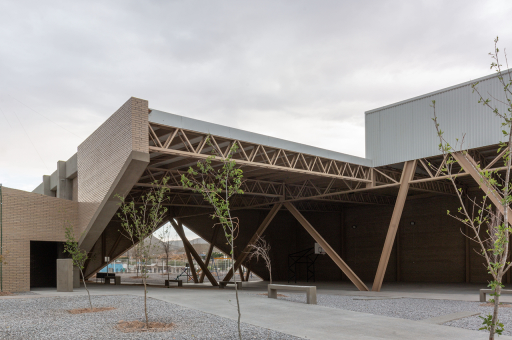 Polideportivo La Montada Exterior 2